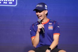 ยามาฮ่าจัดกระทบไหล่ 2 นักบิด Moto2 จากทีม BLU CRU PRAMAC YAMAHA พร้อมแจกของสุดพิเศษ