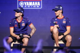 ยามาฮ่าจัดกระทบไหล่ 2 นักบิด Moto2 จากทีม BLU CRU PRAMAC YAMAHA พร้อมแจกของสุดพิเศษ