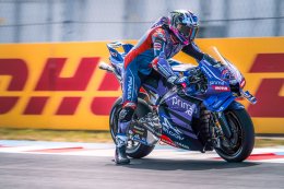 YZR-M1 V4 ส่งสัญญาณบวก ! โทปรัค ไล่แซงสุดมันในสปรินต์เรซ บาลาตอน พาร์ค