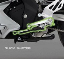 ยามาฮ่าเผยโฉม NEW YAMAHA R15M ลายพิเศษ Monster Black ถ่ายทอด DNA ความแรงจาก YZR-M1