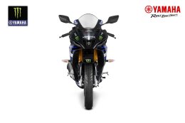 ยามาฮ่าเผยโฉม NEW YAMAHA R15M ลายพิเศษ Monster Black ถ่ายทอด DNA ความแรงจาก YZR-M1