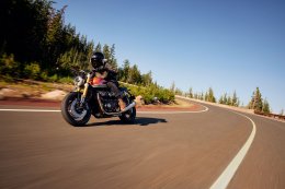 ไทรอัมพ์ มอเตอร์ไซเคิลส์ จัดกิจกรรม Bonneville Experience Demo Day