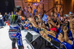 Yamaha เปิดตัวพร้อมเผยโฉมสีสันใหม่ YZR-M1 ขุมพลัง V4 สู่ยุคใหม่ MotoGP 2026