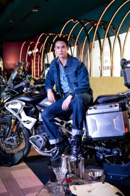 หล่อ เท่ มีสไตล์! ส่องภาพ 3 หนุ่ม Friends of Triumph 3 คาแรกเตอร์ 3 ไลฟ์สไตล์ กับเสน่ห์ที่เป็นตัวเองในแบบฉบับ Triumph