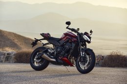 เจาะลึกขุมพลังสามสูบต้นแบบเครื่องยนต์ในสนามแข่ง Moto2 กับ Street Triple 765 RS สปอร์ตเน็กเก็ตไบค์สายพันธุ์แท้ของนักสู้จากไทรอัมพ์
