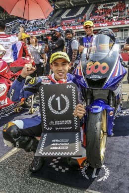 ตี - อนุภาพ ซามูล นำทัพนักบิด Yamaha Thailand Racing Team เปิดฤดูกาลด้วยฟอร์มสุดแกร่ง สยบคู่แข่งคว้าอันดับที่ 1 ต่อหน้ากองเชียร์ชาวไทย