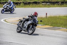 Test Ride : All New YAMAHA R15  น้องเล็กตระกูล R-Series…แต่ดีกรีความเร้าใจเกินตัว!!