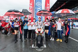 โฟลท – รัฐพงษ์ บู๊เดือดเกม Wet Race บิด R6 คว้าชัย SS1 ฉลองครบรอบ 60 ปี