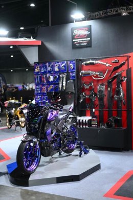 YAMAHA REV YOUR LIFE UP ยกทัพตัวแต่งสุด MAX เติมสีสัน Bangkok Auto Salon 2023