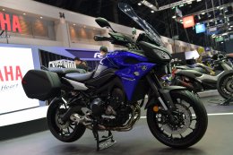 ยามาฮ่า ดึง Johann Zarco นักบิด MotoGP เปิดตัว SCR950, XSR700,  M-SLAZ Limited Edition และ AEROX 155 สีใหม่ ที่บูธ “Yamaha Riders’ Community” ในงาน Motor Expo 2017