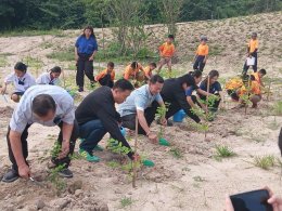 เขตประกอบการอุตสาหกรรมไทยอีสเทิร์น ร่วมกิจกรรมปลูกป่าเฉลิมพระเกียรติ รัชกาลที่ 10 เนื่องในโอกาสวันเฉลิมพระชนมพรรษา