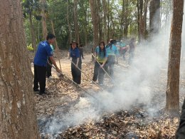 เขตประกอบการอุตสาหกรรมไทยอีสเทิร์นร่วมกับเครือข่ายวิสาหกิจชุมชนผู้ผลิตปาล์มน้ำมันอย่างยั่งยืนไทยอีสเทิร์นจัดฝึกอบรมการดับไฟป่า