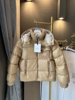Moncler คือแบรนด์อะไร?