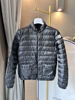 Moncler คือแบรนด์อะไร?