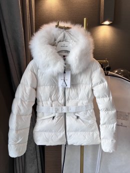 Moncler คือแบรนด์อะไร?