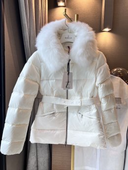 Moncler คือแบรนด์อะไร?