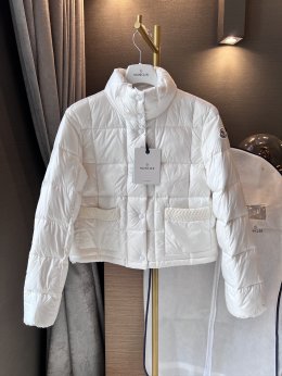 Moncler คือแบรนด์อะไร?