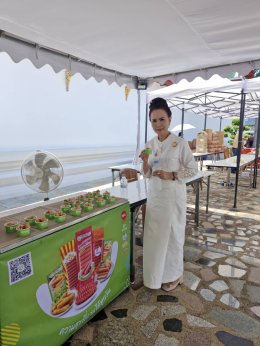 Farmsuk HFC supports blood donation with Wat Suthat.