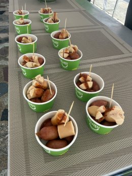 Farmsuk HFC supports blood donation with Wat Suthat.