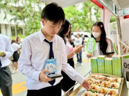 Health Foods Corporation Limited hosted a "Farmsuk" booth at the SPU Freshy rientation event.