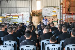 Students visit our factory