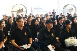 Students visit our factory