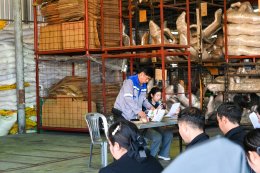 Students visit our factory