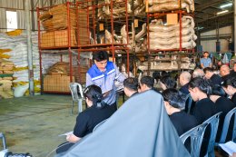 Students visit our factory