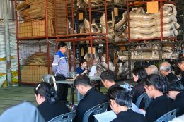 Students visit our factory