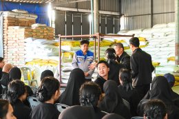 Students visit our factory
