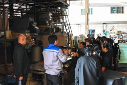Students visit our factory