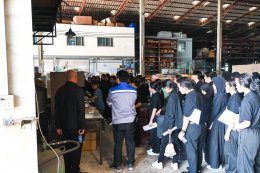 Students visit our factory