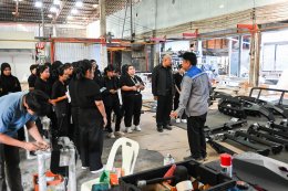 Students visit our factory