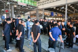 Students visit our factory