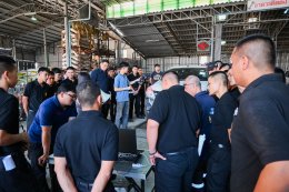 Students visit our factory