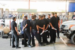 Students visit our factory