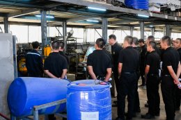 Students visit our factory