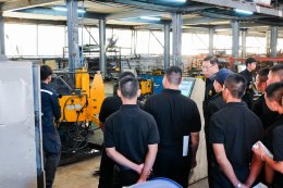 Students visit our factory