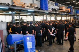 Students visit our factory