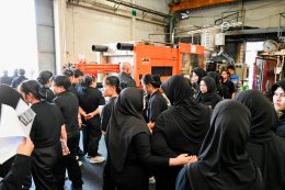 Students visit our factory