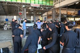 Students visit our factory