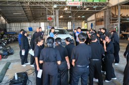 Students visit our factory
