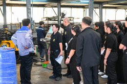 Students visit our factory