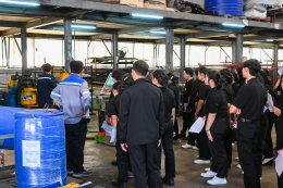 Students visit our factory