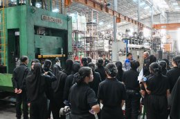 Students visit our factory