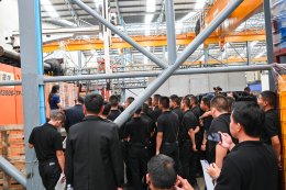 Students visit our factory