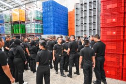 Students visit our factory