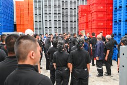 Students visit our factory