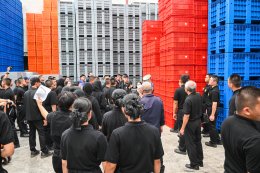 Students visit our factory