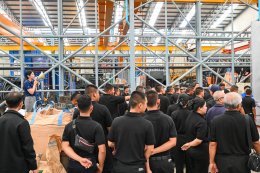 Students visit our factory